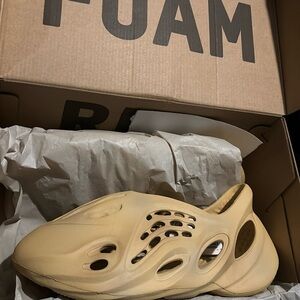Yeezy foam runners